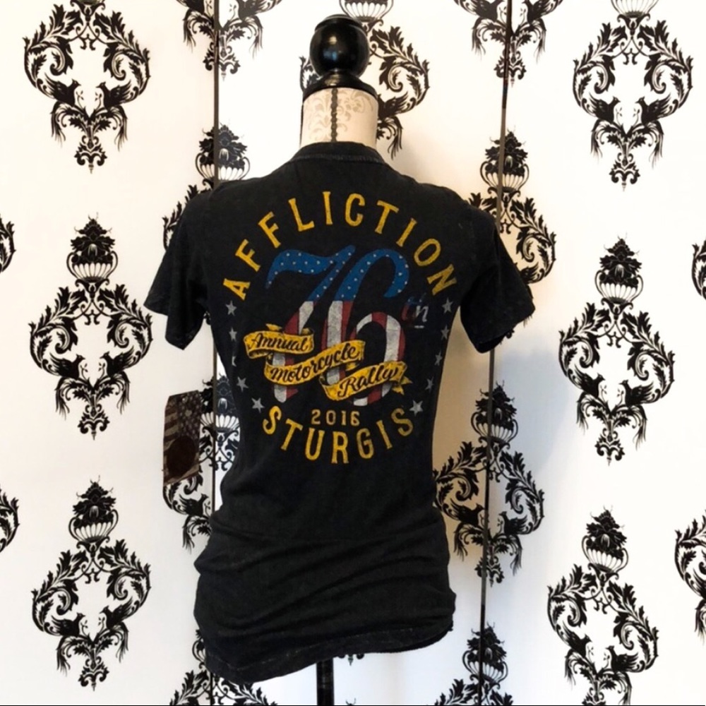 π NWT! Super Cool Affliction Skull shirt! - Picture 7 of 7